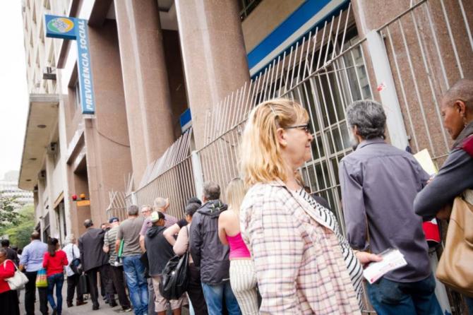 Equipe de Bolsonaro estuda reforma radical da Previdência já em 2019