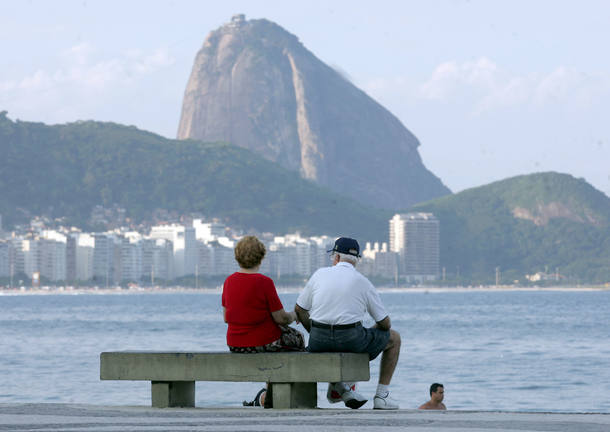 Rombo para pagar aposentadoria de militares cresce mais que o do INSS